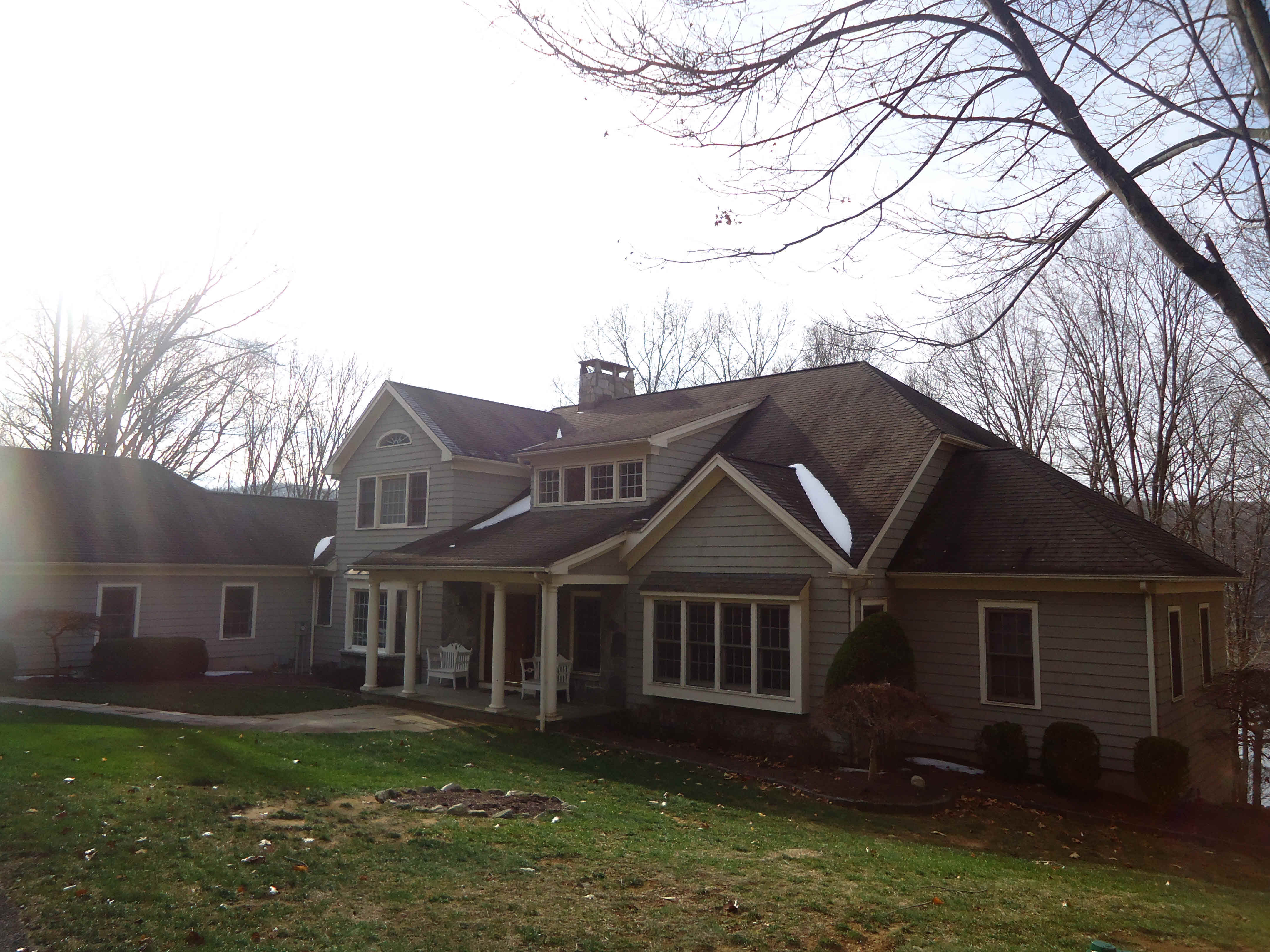 Building photograph for 28 LAKEWOOD DR